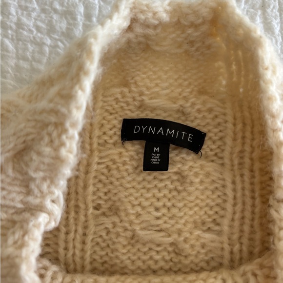 Oversized Dynamite Cream Cable Knit Sweater Size Women’s Medium - Picture 2 of 2